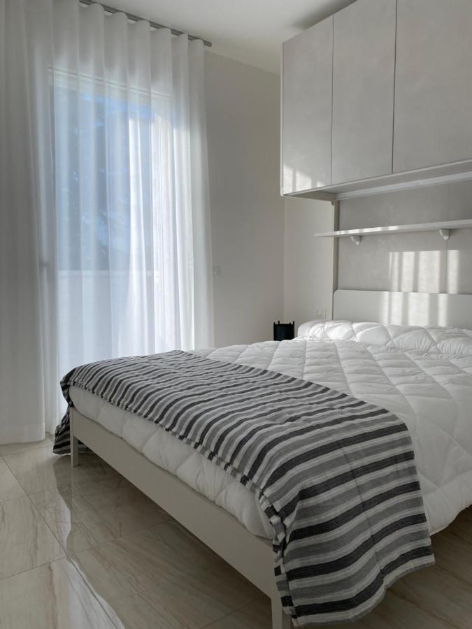 Agua Apartment With Beach Included 리도 디 예솔로 외부 사진